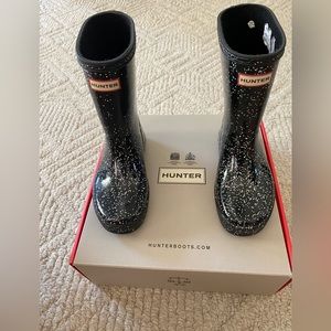 Children’s classic black giant glitter Hunter rain boots